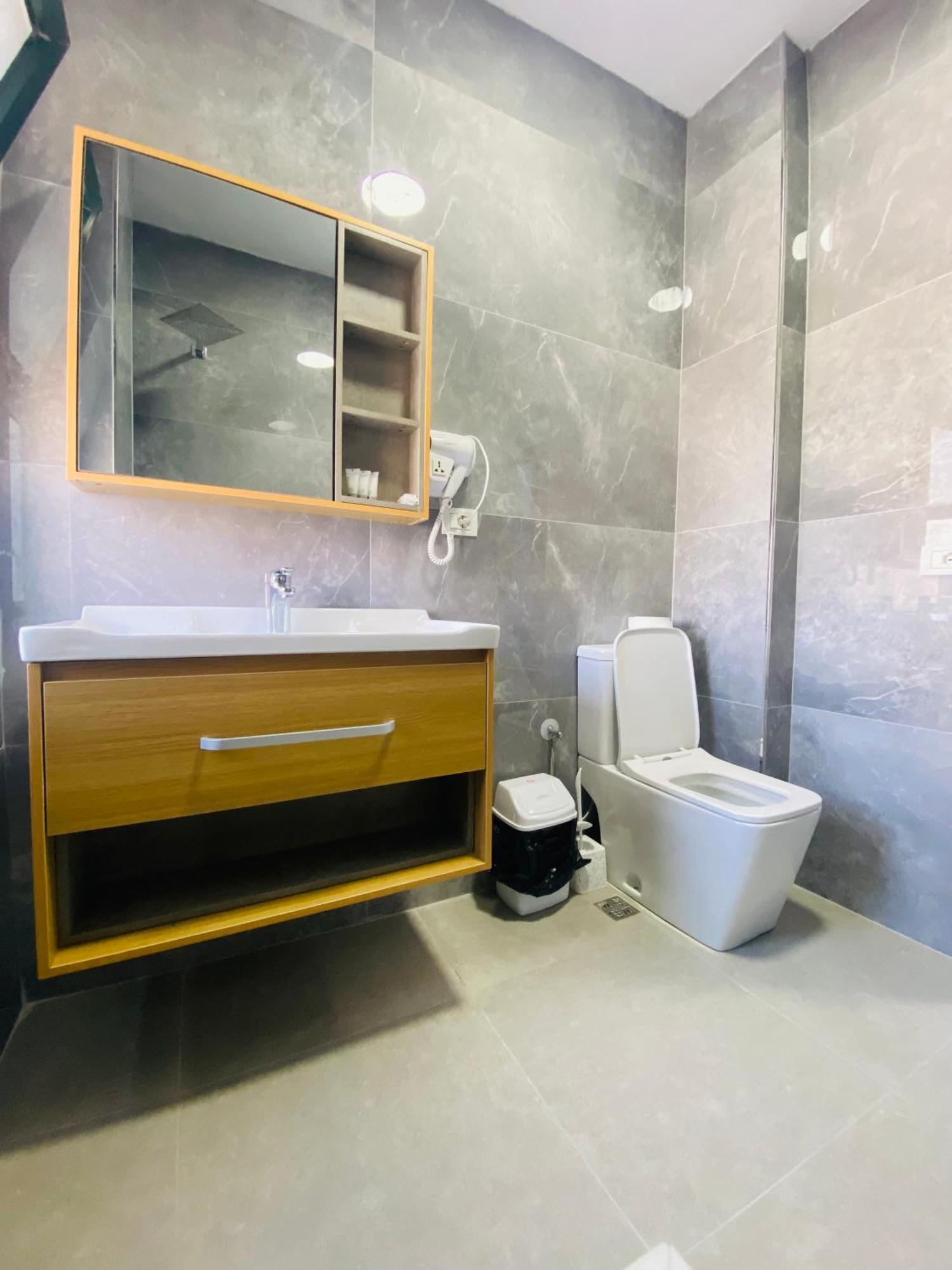 Al2 Apartment